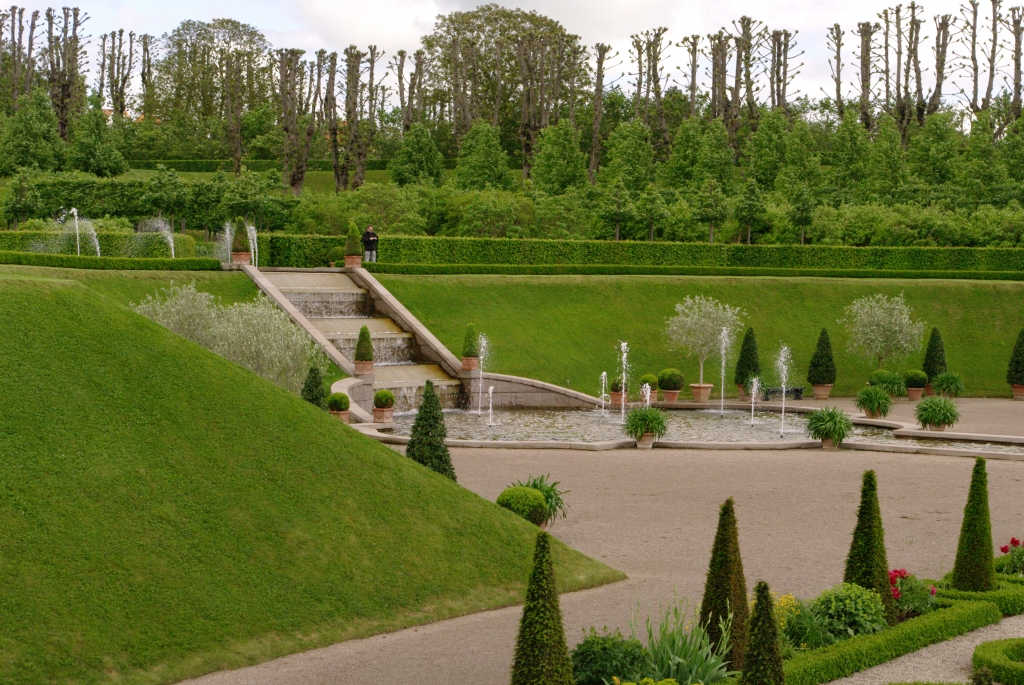 Регулярная, "французская" часть парка дворца Фредериксборг.