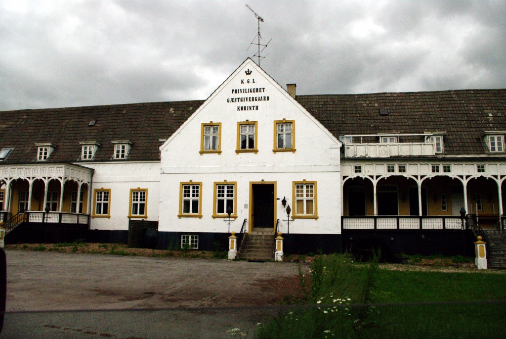 Одна из необычных гостиниц Дании. Привилегированная королевская гостиница