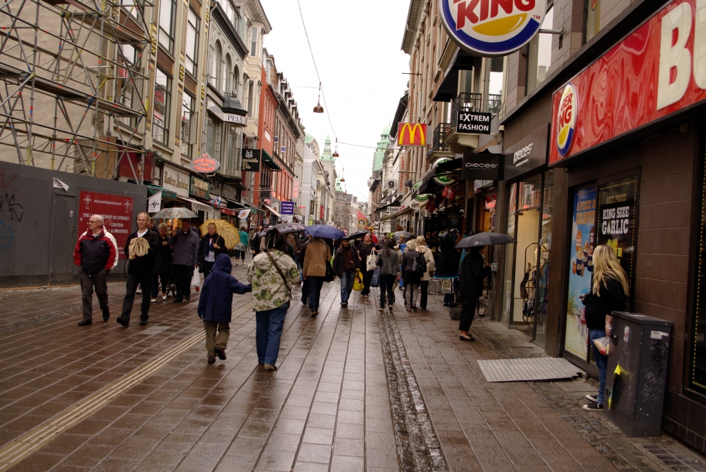 Пешеходная зона Стрёгет (Строгет) в Копенгагене считается самой