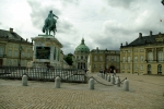 Площадь у королевского дворца Амалиенборг в Копенгагене.