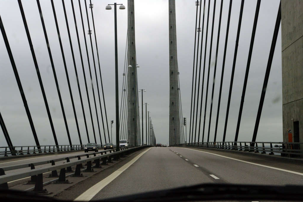 Мост через пролив Эресунн, соединяющий Копенгаген и шведский