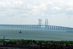 Мост через пролив Эресунн. Фотография сделана со шпиля церкви Христа Спасителя в Копенгагене.
